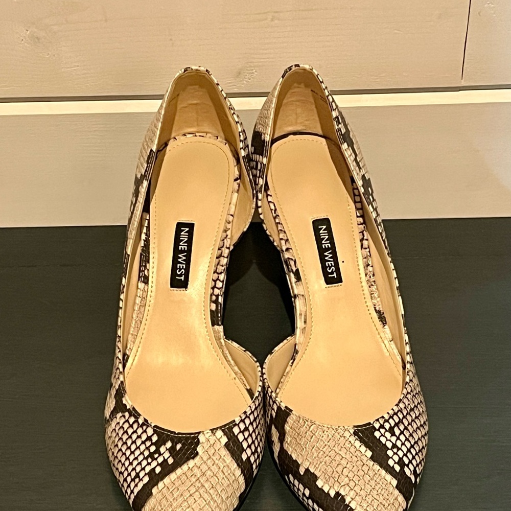 Nine West Black and Cream Snake Print Heels